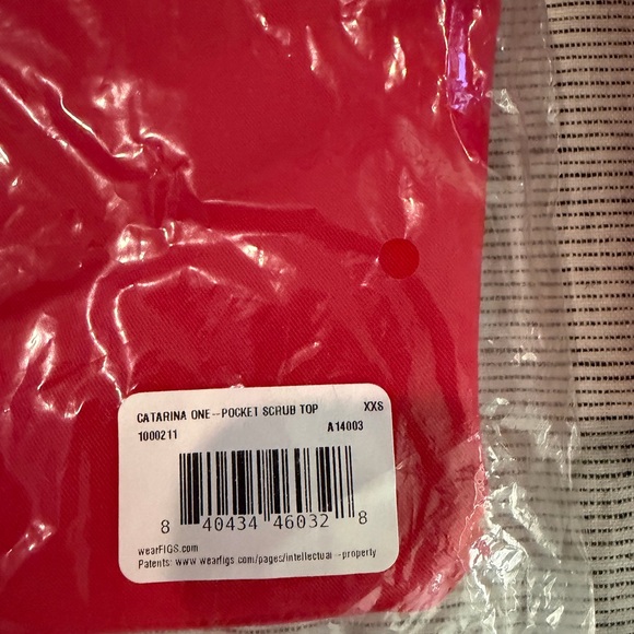 Figs Bold Red Medical Top - Picture 6 of 6